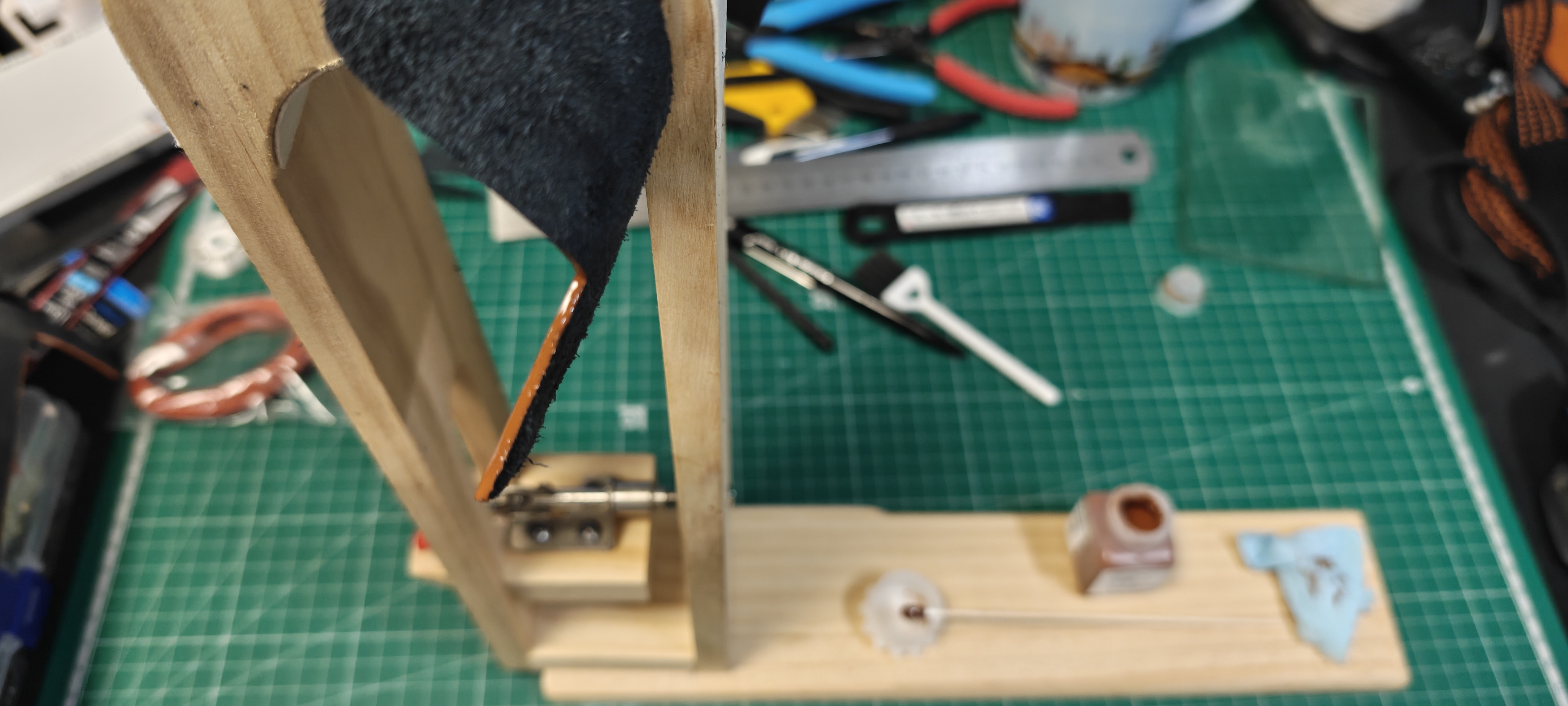 コバ処理をしている写真